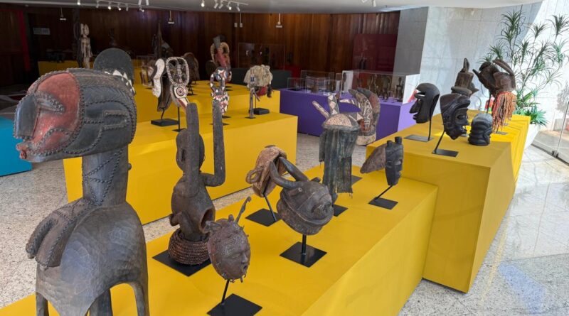 Araxá recebe a exposição “Arte Africana: Máscaras e Esculturas”