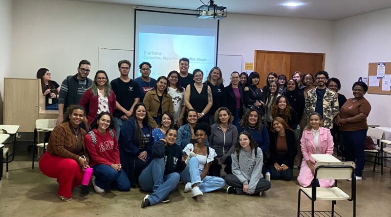 Curso de psicologia do UNIARAXÁ promove roda de conversa sobre Linguagem Digital.