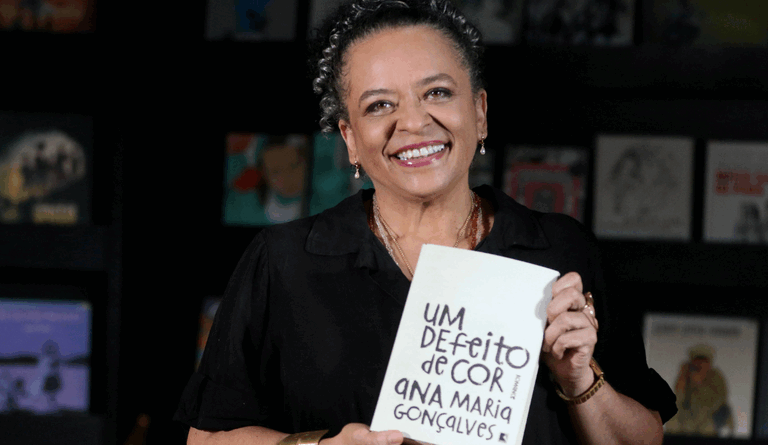 Escritora de Ibiá é eleita a primeira mulher negra da Academia Brasileira de Letras