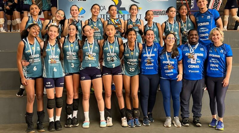Projeto Meninas de Ouro Brilha na Taça Uirapuru de Vôlei em Uberaba