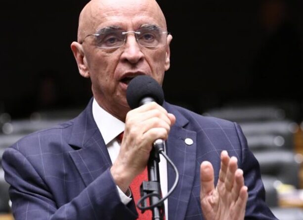 Dr. Mário Heringer lidera aprovação de urgência para quebra de patente das “canetas emagrecedoras” por 337 votos a 19