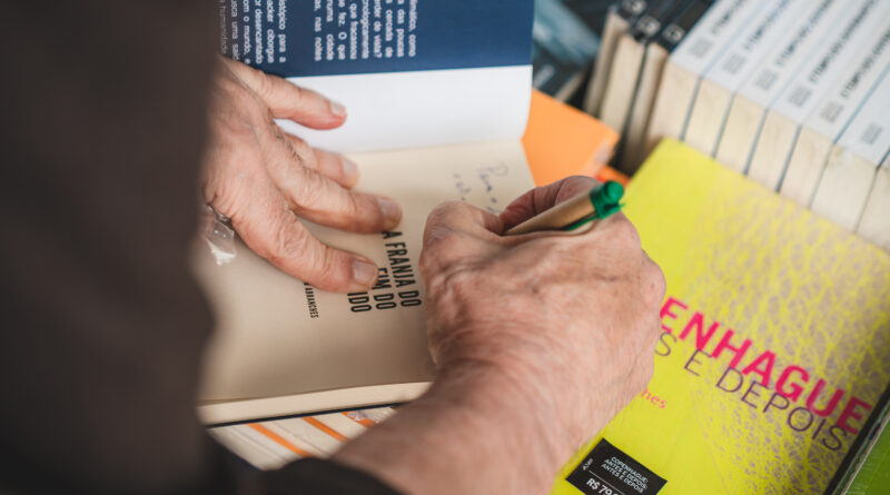 Inscrições para lançamento de livro no 14º Fliaraxá vão até 4 de maio 